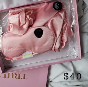 TRULY Bonne Nuit Beaute Satin Sleep Set